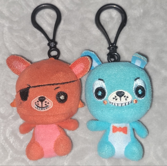 FIVE NIGHTS AT FREDDY'S Funko Blind Bag Keychains Bonnie & Foxy Set of 2 - Picture 3 of 6